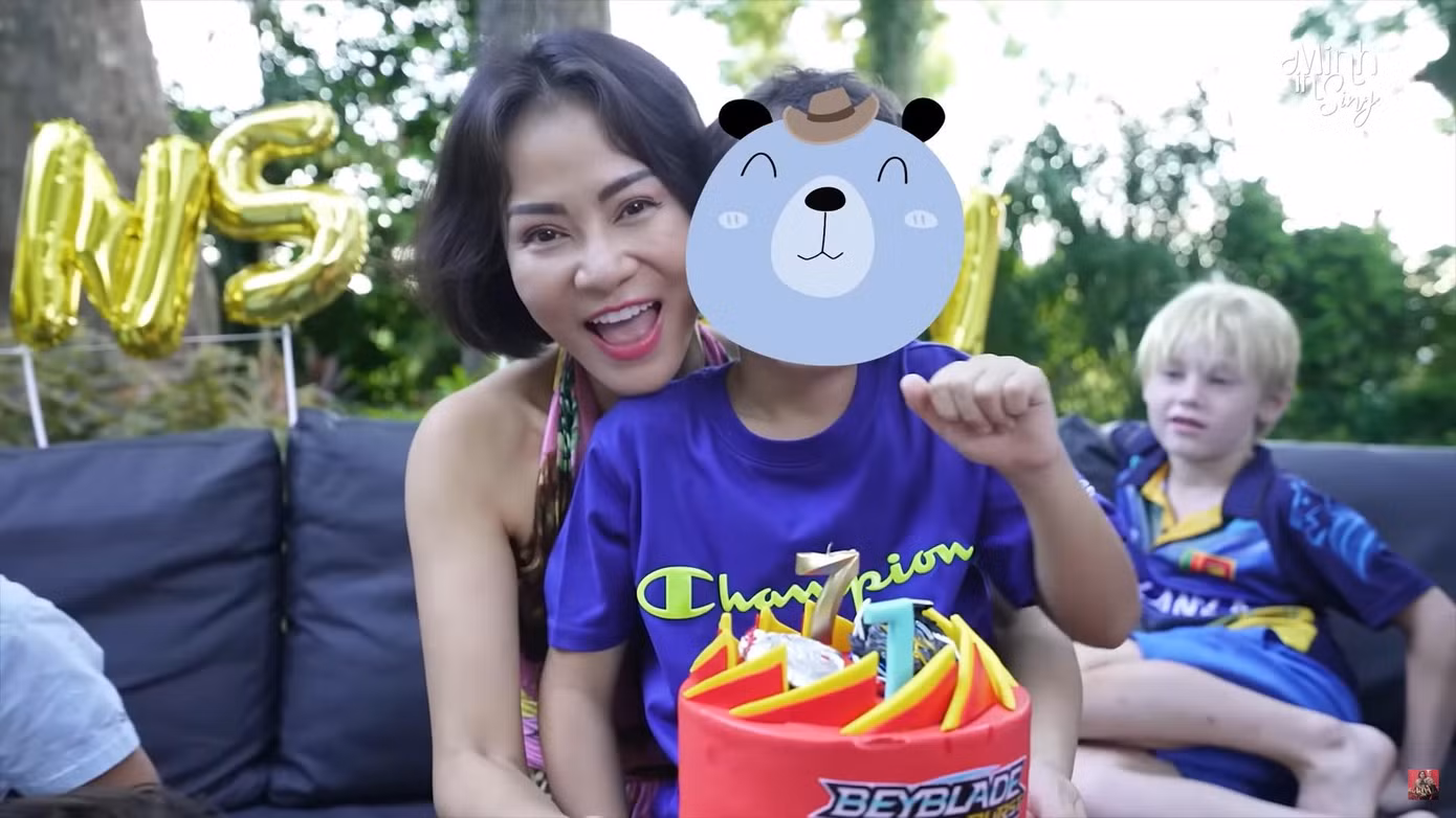 Thu Minh và con trai Gấu