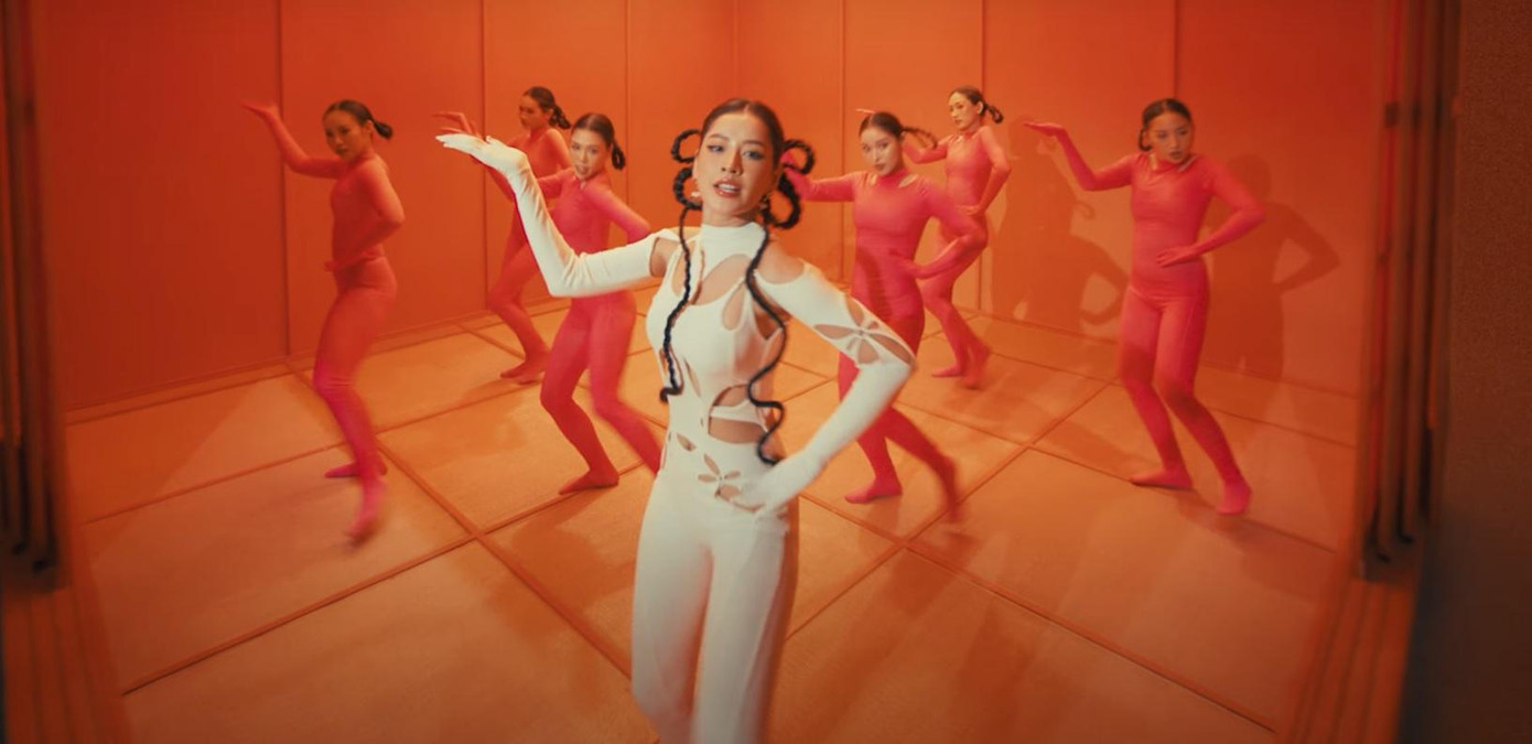 Hình ảnh trong MV Sashimi của Chi Pu. Hình ảnh trong MV Sashimi của Chi Pu.