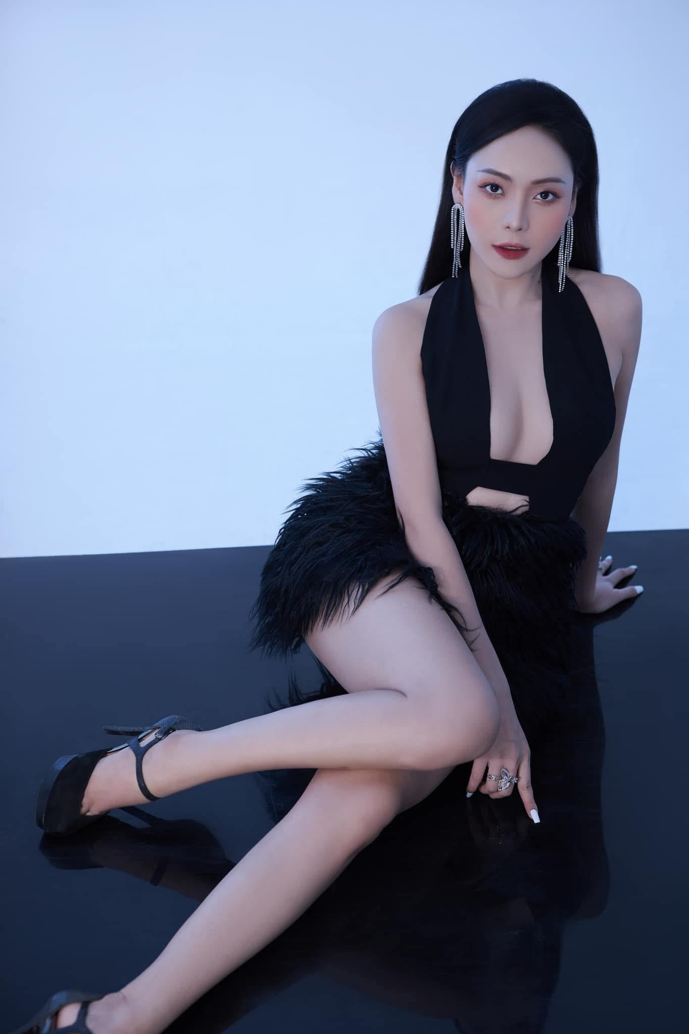 Diễn viên Huyền Trang áp lực khi cảnh nóng với Việt Anh từng gây tranh cãi dữ dội. Diễn viên Huyền Trang áp lực khi cảnh nóng với Việt Anh từng gây tranh cãi dữ dội.