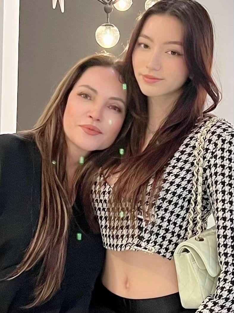 Thanh Hà và con gái Isabella Quỳnh Tiên Hồ Thanh Hà và con gái Isabella Quỳnh Tiên Hồ