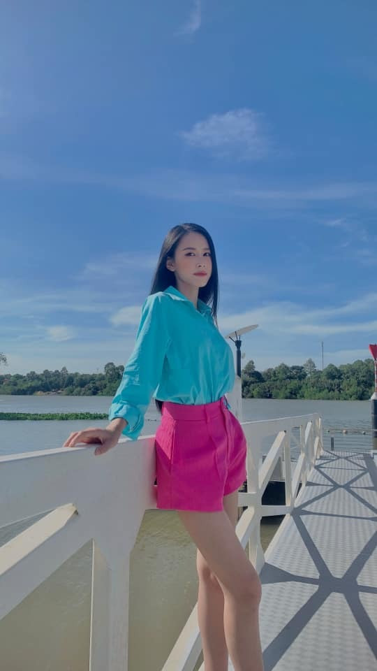 Sau khi trở thành Á hậu 2 Hoa hậu Việt Nam 2022, cuộc sống của cô được công chúng quan tâm.Trên trang Facebook cá nhân, Ngọc Hằng không chia sẻ nhiều hình ảnh song cư dân mạng vẫn thấy được phong thái năng động, tự tin của cô.