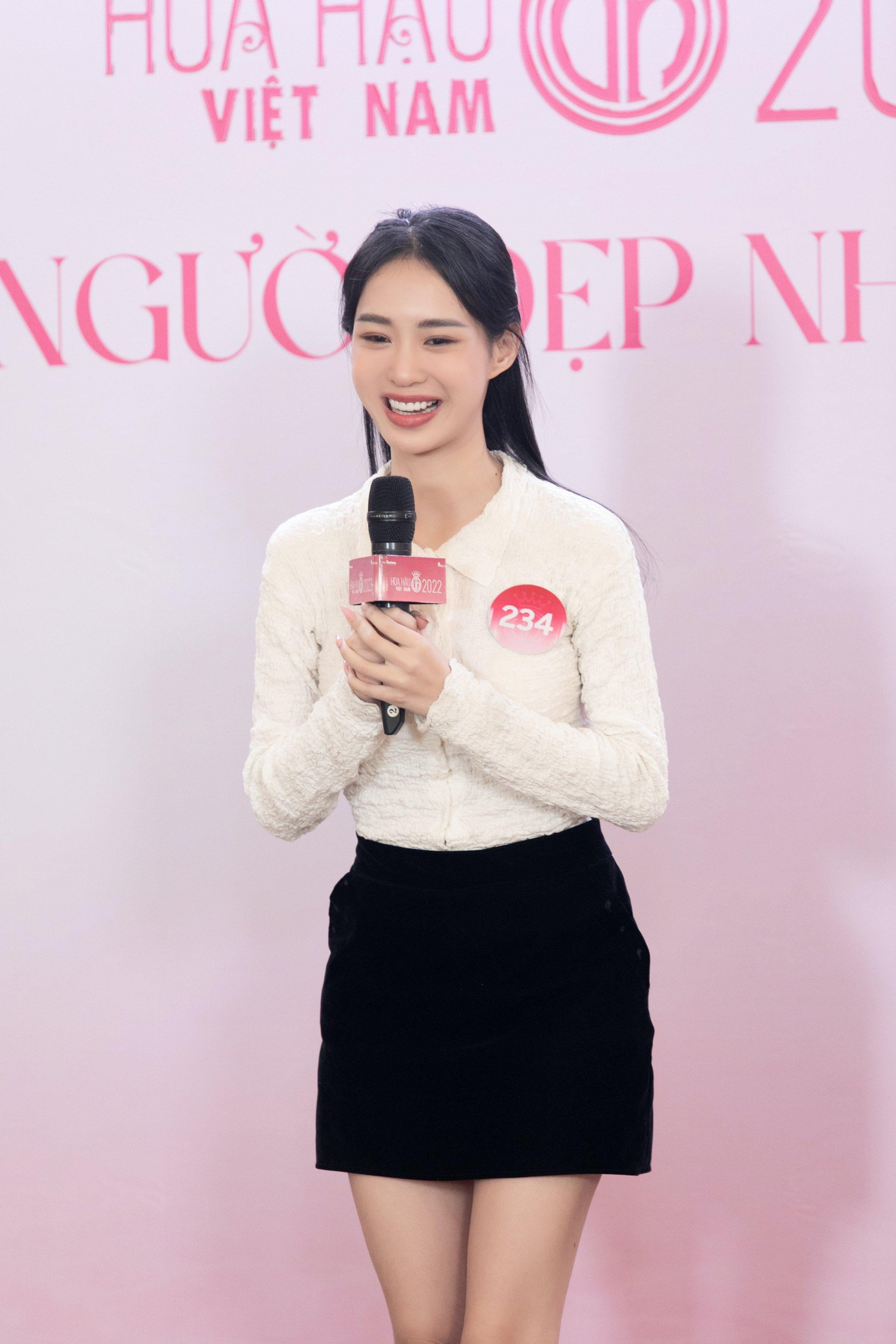 Các thí sinh trình bày dự án nhân ái của mình trong tập 2.