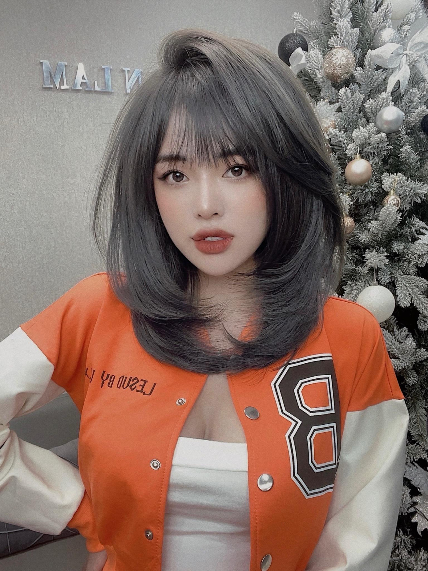 Mọi sự chú ý của khán giả đổ dồn vào cô dâu gen Z.