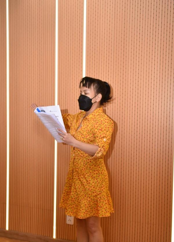 Ngoài ra, điều đáng chú ý trong mùa Táo Xuân mùa thứ 5 đó chính là sự xuất hiện của “Hằng Nga ngàn năm” do nghệ sĩ hài Việt Hương đảm nhận. Đây là lần đầu tiên, nghệ sĩ Việt Hương tham gia Táo Xuân.