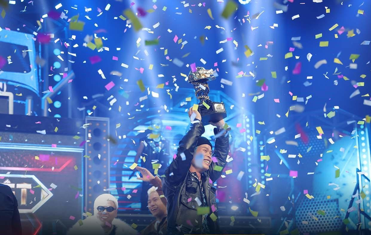 Quán quân của Rap Việt mùa 2 chính là Seachains Quán quân của Rap Việt mùa 2 chính là Seachains