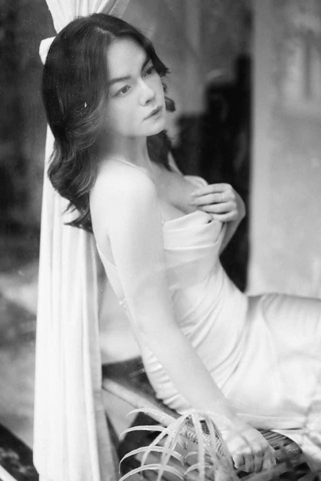 Nhan sắc của Phạm Quỳnh Anh ngày càng trẻ đẹp, lên hương dù đã bước sang tuổi 37.