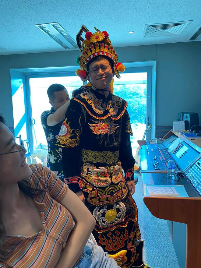 BTV Việt Hoàng từng hóa thành Thiên Lôi trong chương trình Cuộc hẹn cuối tuần