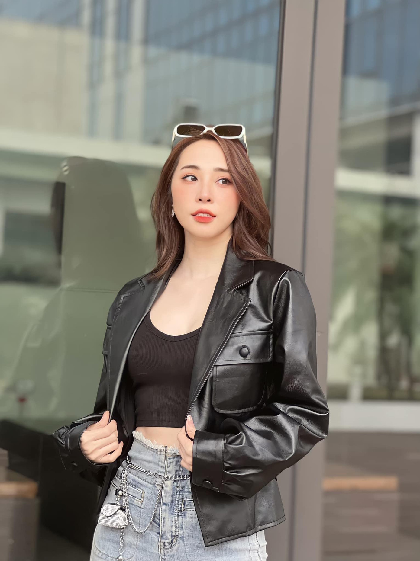 Hình tượng cá tính, mạnh mẽ, sẵn sàng bảo vệ bạn bè của Quỳnh Nga trong "Chồng cũ, vợ cũ, người yêu cũ". Ảnh: NVCC Hình tượng cá tính, mạnh mẽ, sẵn sàng bảo vệ bạn bè của Quỳnh Nga trong "Chồng cũ, vợ cũ, người yêu cũ". Ảnh: NVCC