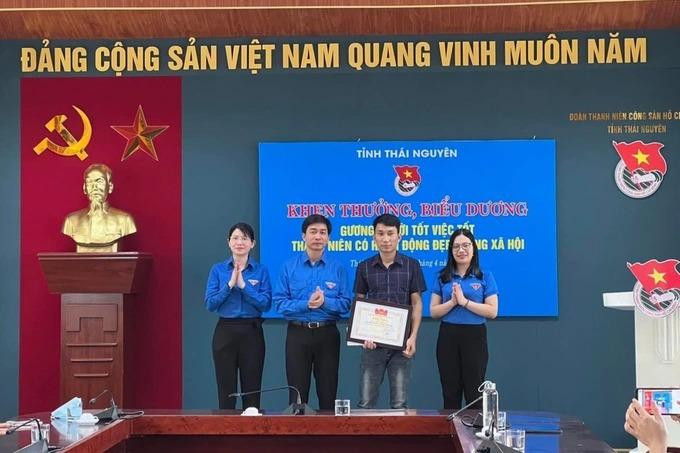 Anh Sao từng nhận bằng khen vì hành động đẹp lan tỏa trong cộng đồng (Ảnh: NVCC)