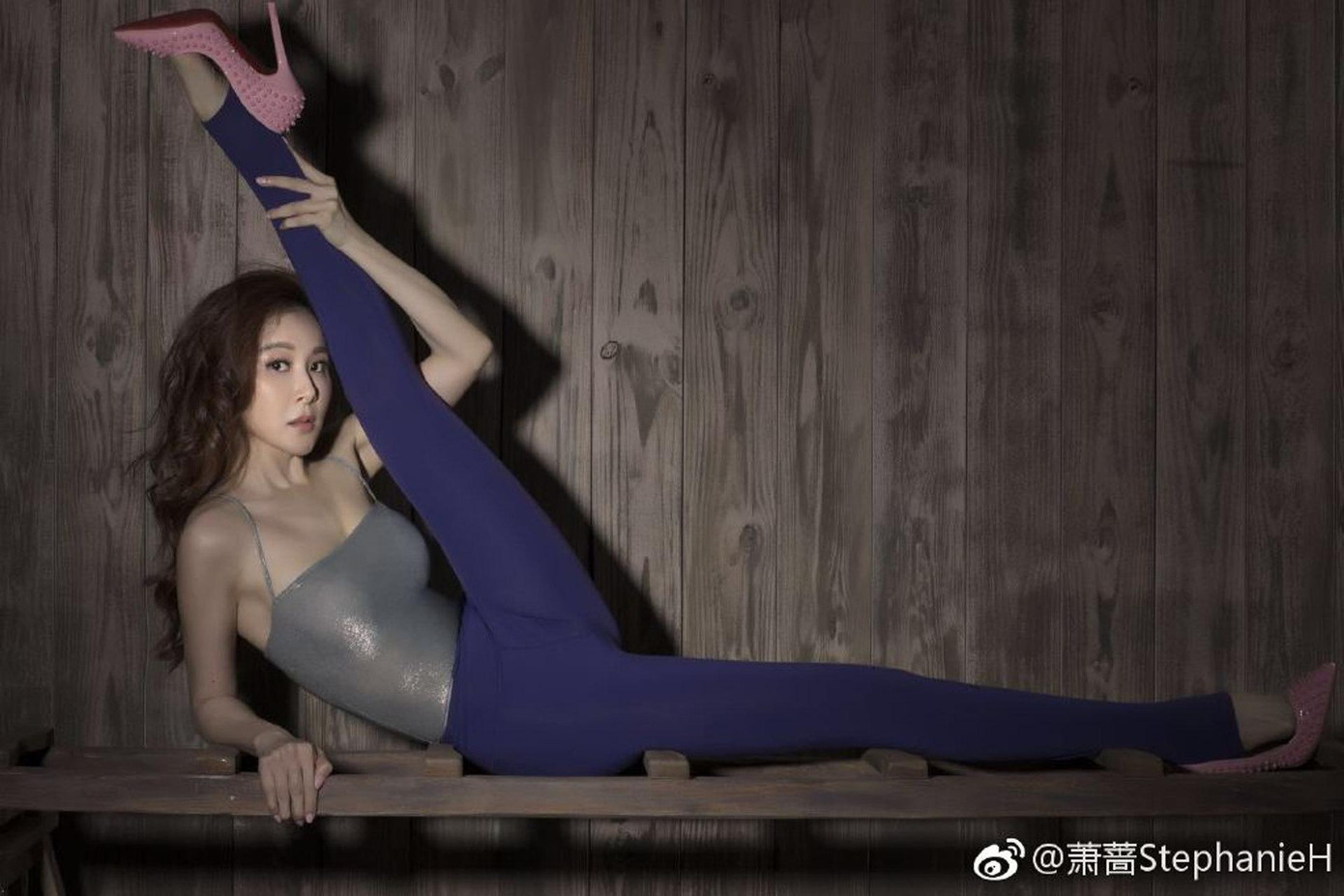 Cô thừa nhận cơ thể dẻo dai, khỏe khoắn nhờ luyện tập mỗi ngày, ăn uống thanh đạm. Ảnh: Weibo.