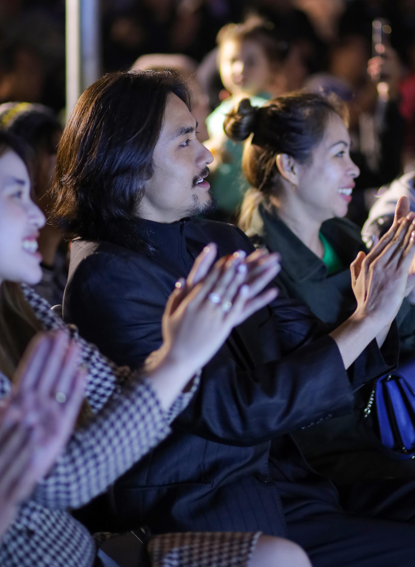 Nữ ca sĩ không giấu giếm hạnh phúc. Cô dành nhiều lời tốt đẹp cho bạn trai. “Tôi đang lời to vì có chàng trai vừa đẹp vừa hát hay bên cạnh”, Phương Thanh nói.