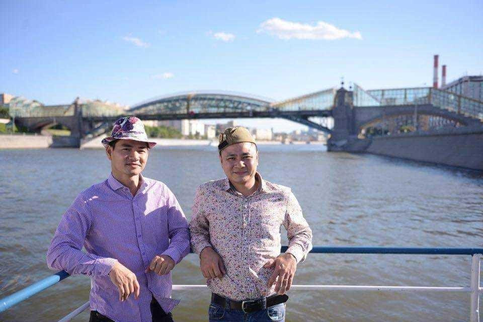 Hàng chục năm trời giữ lửa tình bạn, cả hai cũng từng có lần suýt tách nhau, nhưng sau một hồi phân tích điều lợi, hại khi chia hai ngả, mọi chuyện lại đâu vào đấy.