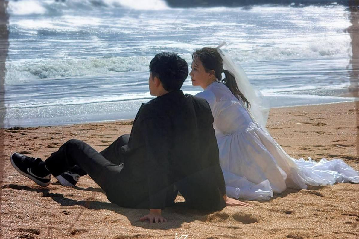 Hari Won hóa thân thành cô dâu trong MV mới Như anh đã mong chờ. Hari Won hóa thân thành cô dâu trong MV mới Như anh đã mong chờ.