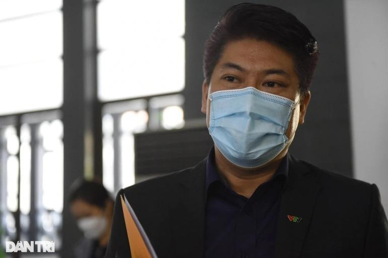 "Trong hơn 30 năm làm nghề, phát thanh viên - NSƯT Minh Trí đã cùng với thế hệ của mình đảm đương sứ mệnh là phát thanh viên đầu tiên của Đài Truyền hình Việt Nam, những người được coi là tài sản quốc gia thời bấy giờ", MC Thái Tuấn xúc động cho hay (Ảnh: Toàn Vũ).