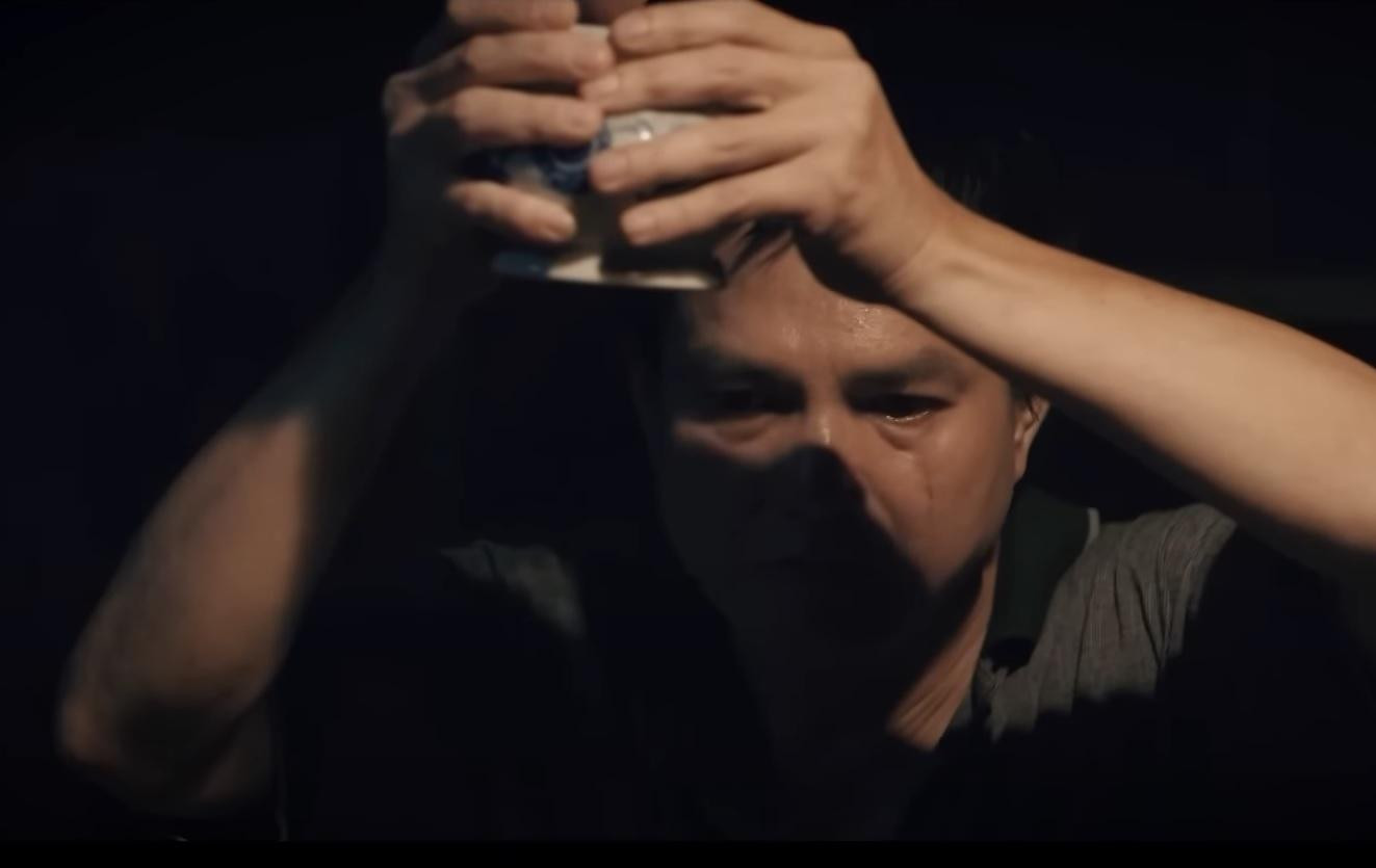 Bà Lành bất tỉnh khi khi Khoản lỡ tay đẩy ngã. Ảnh: CMH.