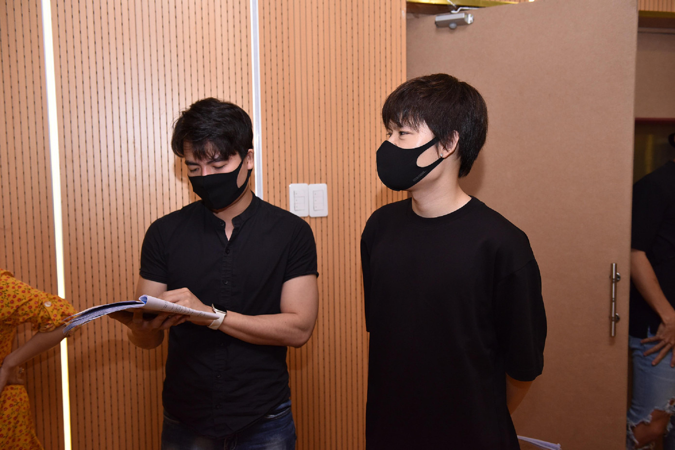 Ngoài sự xuất hiện lần đầu của NSƯT Hữu Châu, Việt Hương, Táo Xuân năm nay cũng có sự hiện diện của nhân vật mới là Quang Trung. Anh chàng sẽ là bạn diễn của Võ Tấn Phát, bộ đôi sẽ có màn hóa thân thành Nam Tào, Bắc Đẩu.