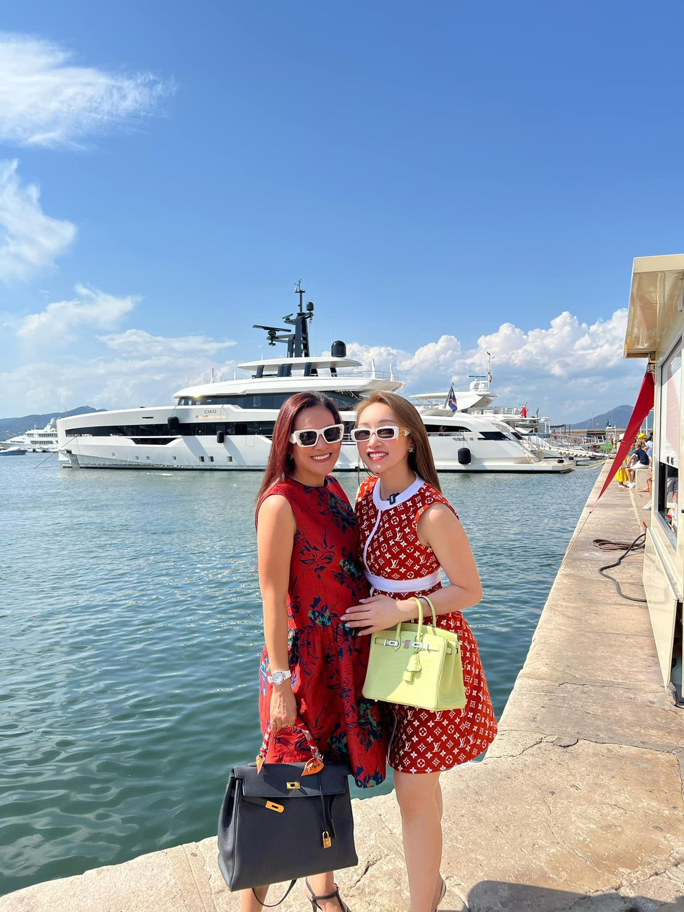 Chuyến đi này cũng có mặt vợ chồng Chi Bảo – Lý Thùy Trang.