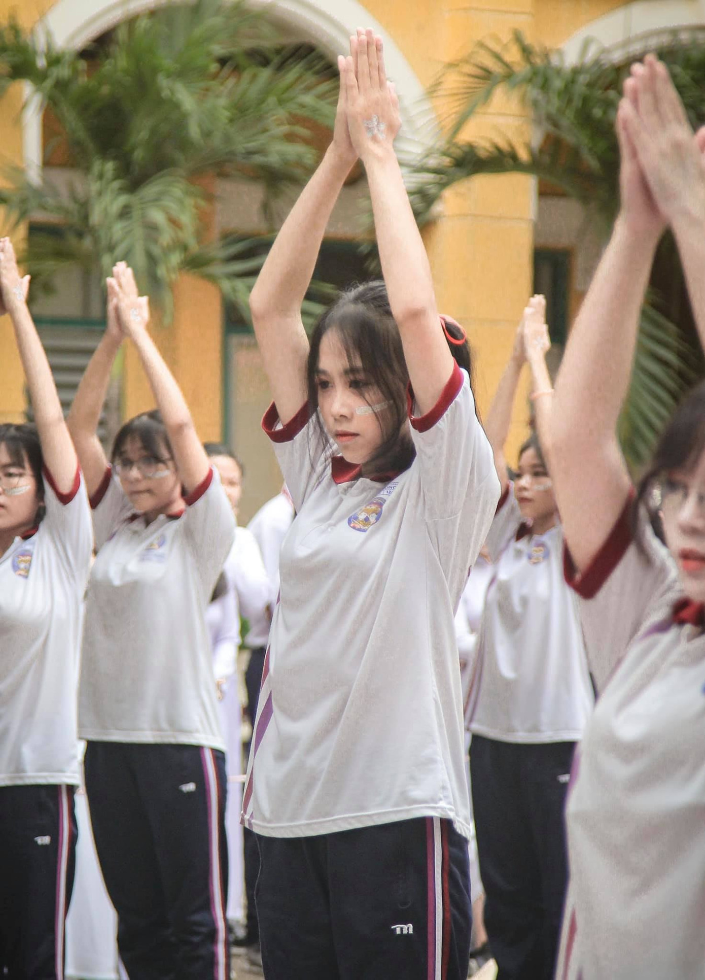 Nhan sắc của Á hậu 2 thời điểm còn học cấp 3.