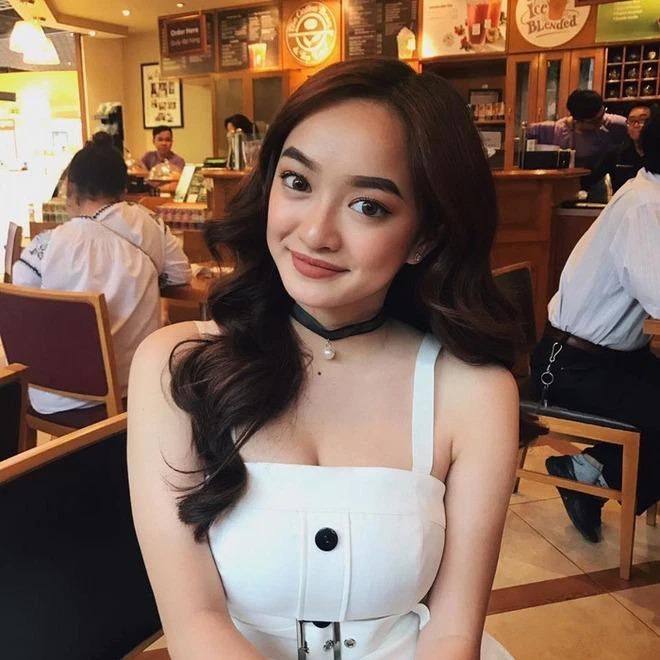 Kaity vẫn trung thành với hình tượng trưởng thành, sang chảnh.