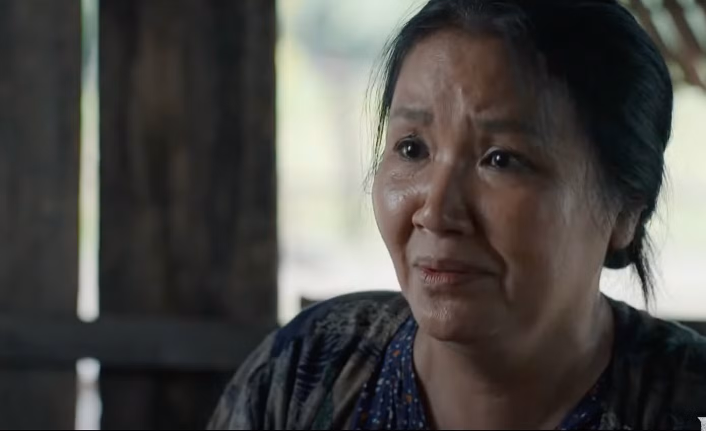 Bà Lành kể với Mô rằng Khoản và Loan là 2 anh em cùng cha khác mẹ, bà đã cưu mang “con ghẻ” từ khi lọt lòng tới giờ. Ảnh: CMH