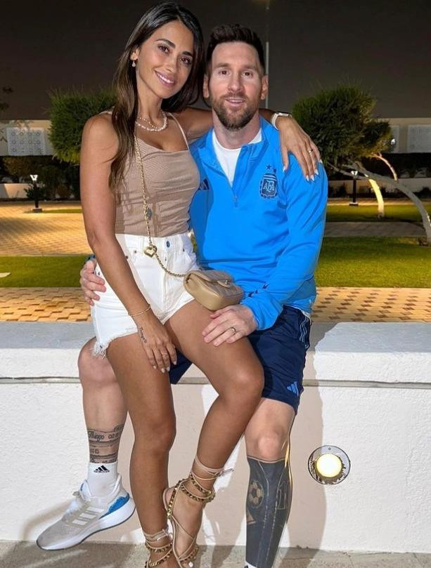 Lionel Messi tận hưởng thời gian cùng gia đình ở Qatar sau chiến thắng của Argentina trước Australia. Ảnh: IG. Lionel Messi tận hưởng thời gian cùng gia đình ở Qatar sau chiến thắng của Argentina trước Australia. Ảnh: IG.