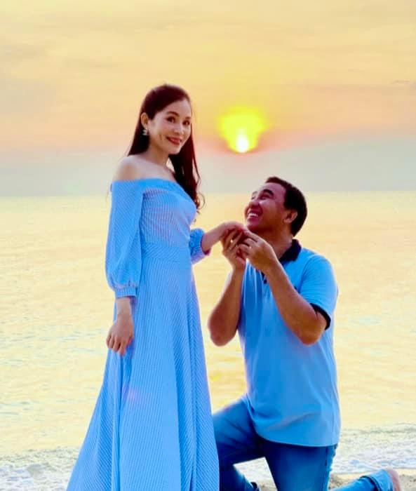 Quyền Linh ngọt ngào nhắn nhủ vợ nhân dịp kỷ niệm 17 năm ngày cưới. Ảnh: FBNV