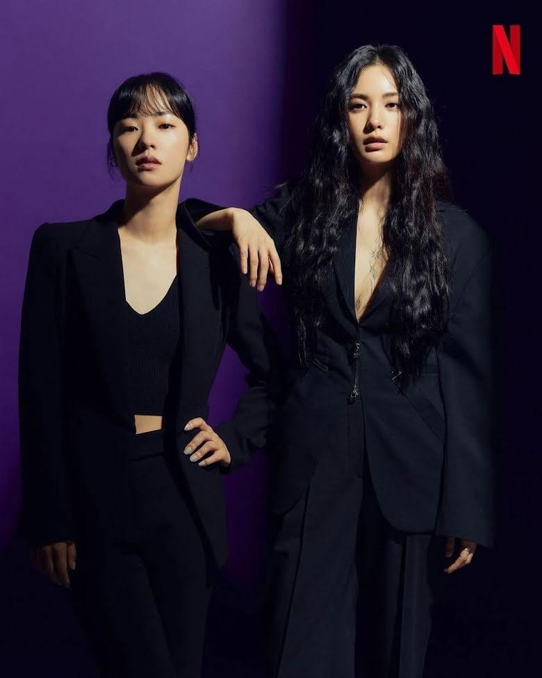 Nana lộ hình xăm ở ngực. Ảnh: jin_a_nana. Nana lộ hình xăm ở ngực. Ảnh: jin_a_nana.