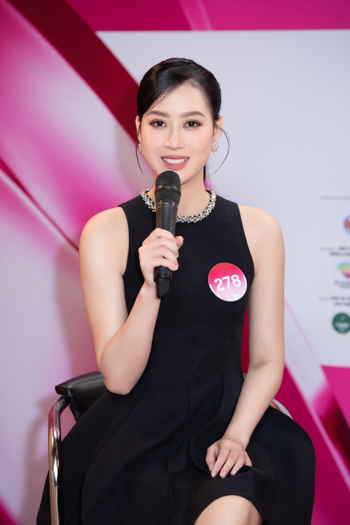 Nguyễn Thị Phương Nhung (SBD: 278). Nguyễn Thị Phương Nhung (SBD: 278).