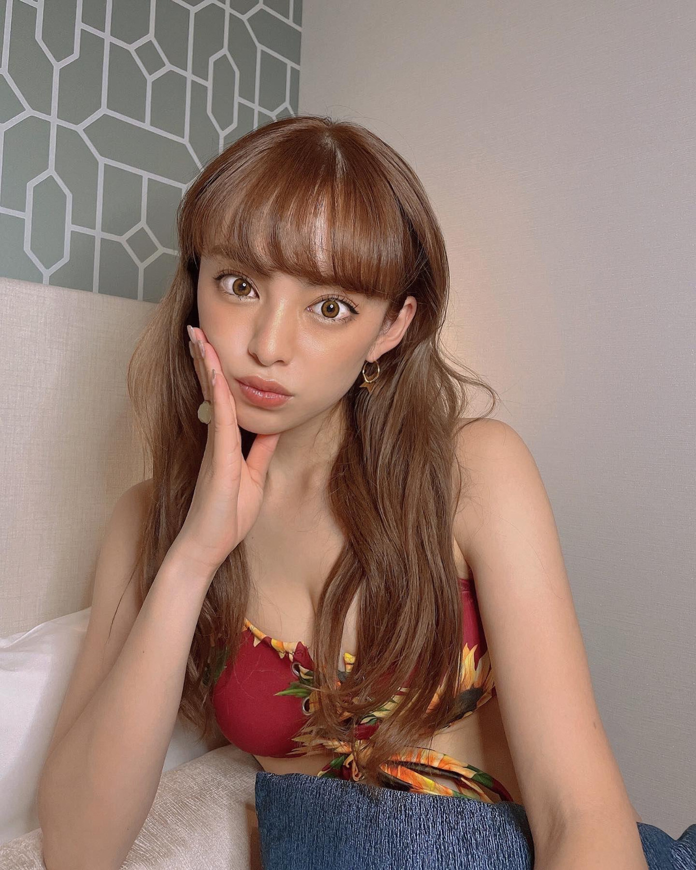 Shono có phong cách thời trang nữ tính, gợi cảm. Ảnh: shono.contact. Shono có phong cách thời trang nữ tính, gợi cảm. Ảnh: shono.contact.