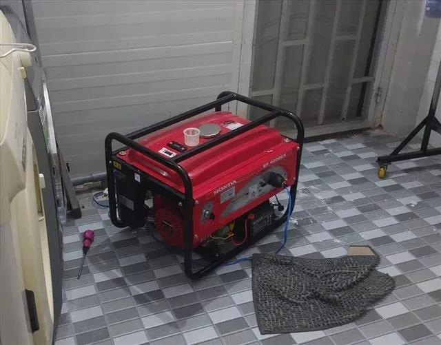 Chiếc máy phát điện hoạt động trong ngôi nhà đóng kín khiến 6 người tử vong ở Bình Dương hôm 24/7.