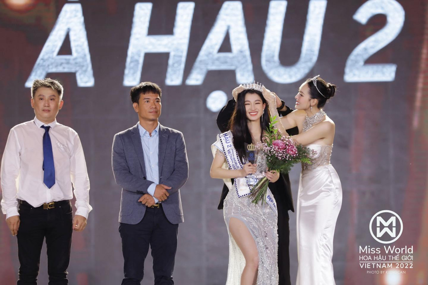 Đêm chung kết Miss World Vietnam - Hoa hậu Thế giới Việt Nam 2022 diễn ra tại Quy Nhơn, Bình Định tối 12/8, Nguyễn Phương Nhi đoạt danh hiệu Á hậu 2.