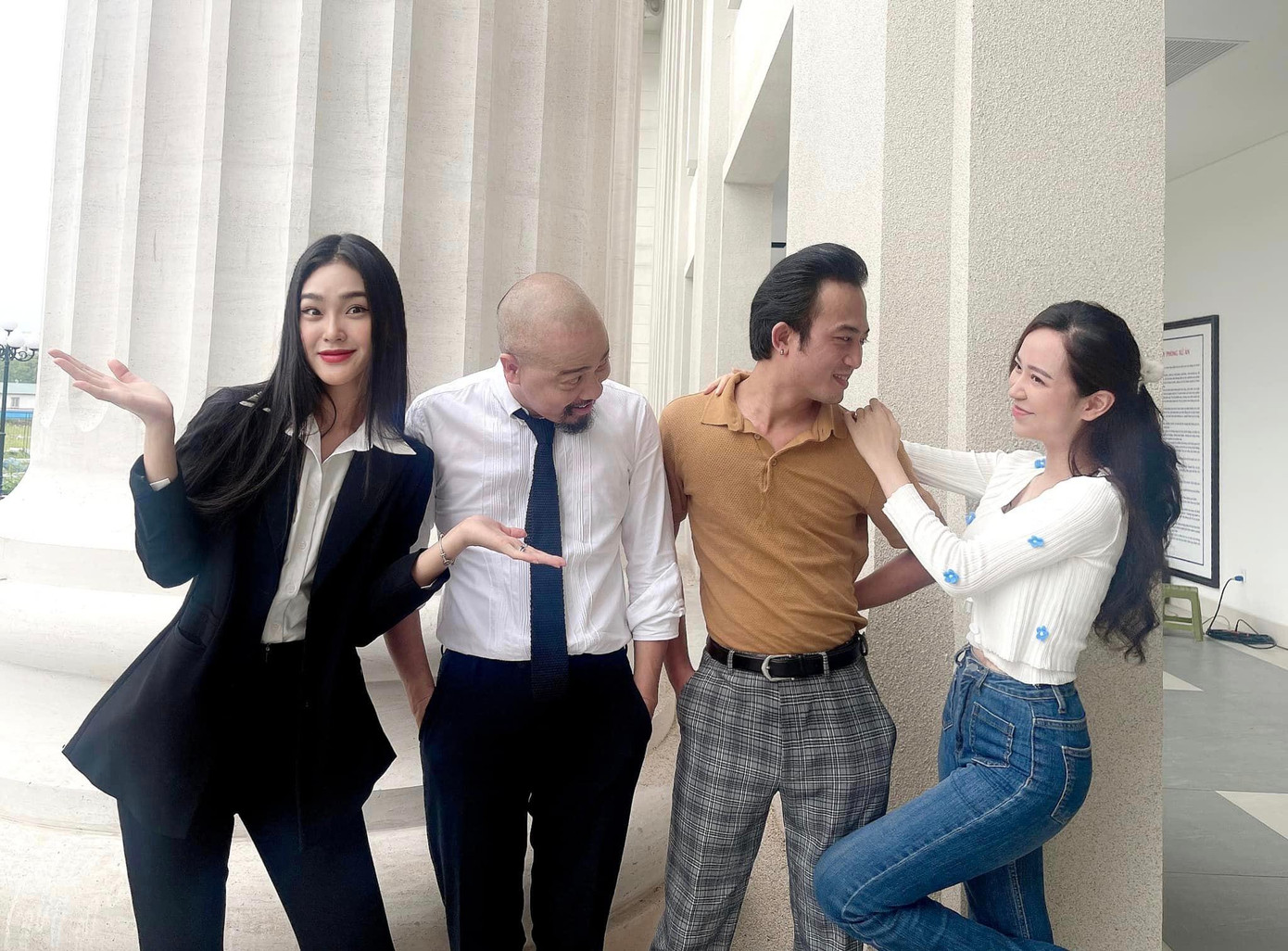 Hậu trường vui nhộn được Kim Oanh chia sẻ trên trang cá nhân.