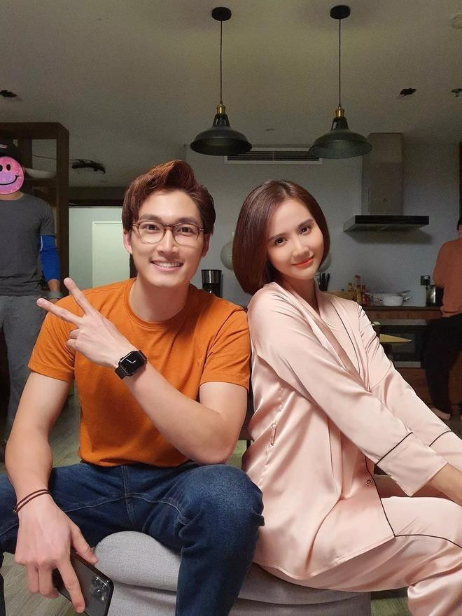 Đình Tú - Huyền Lizzie trong Thương ngày nắng về Đình Tú - Huyền Lizzie trong Thương ngày nắng về