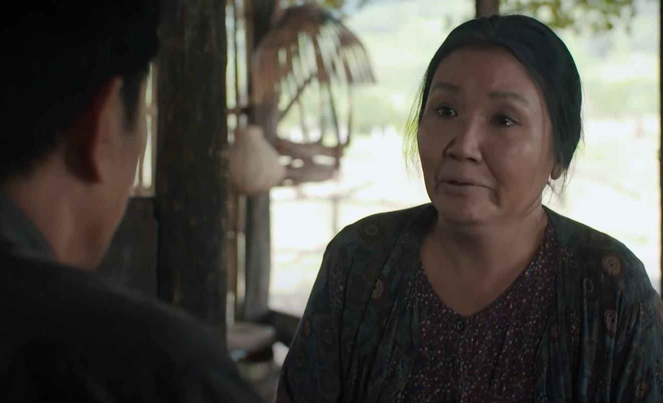 Bà Lành xin Mô cưu mang mẹ con Loan. Ảnh: CMH. Bà Lành xin Mô cưu mang mẹ con Loan. Ảnh: CMH.