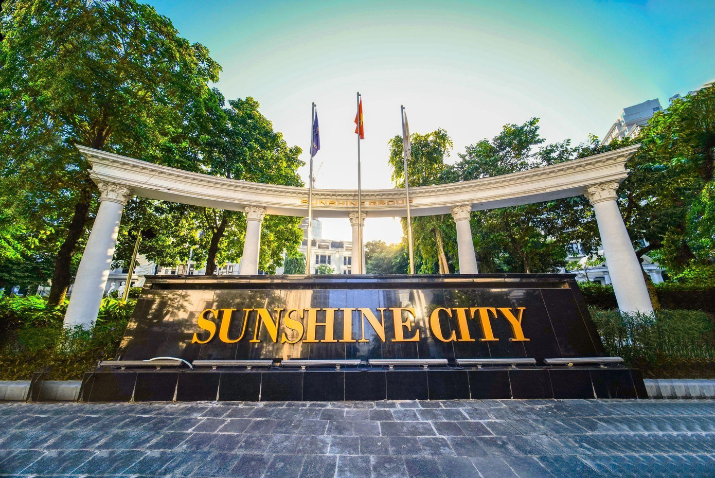 Sunshine City, thành phố Xanh bên nhịp sóng sông Hồng, tọa lạc tại KĐT Nam Thăng Long (Ciputra) được vinh danh KĐT đáng sống trong nhiều năm liên tiếp