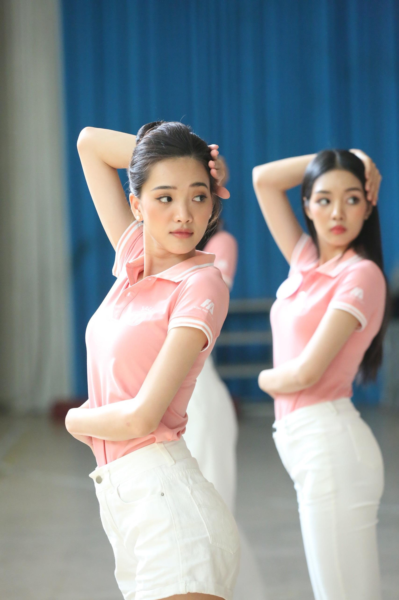 Các cô gái tự tin, căn chỉnh từ nhịp thật nhuần nhuyễn để tỏa sáng vào đêm chung kết.