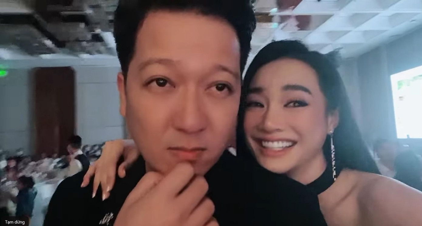 Vợ chồng Nhã Phương và Trường Giang chia sẻ clip tại đám cưới đồng nghiệp.