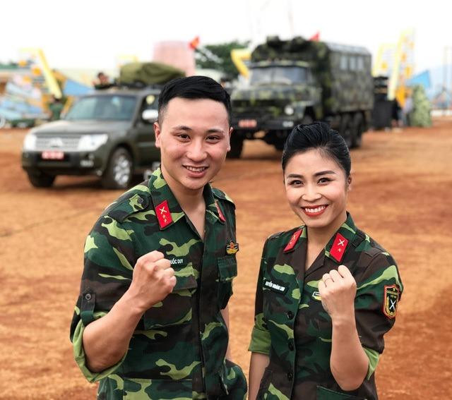 MC Đặng Quốc Duy và MC Hoàng Linh MC Đặng Quốc Duy và MC Hoàng Linh