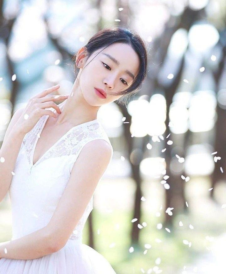 Shin Hye Sun - &quot;đóa hoa nở muộn&quot; của Showbiz Hàn
