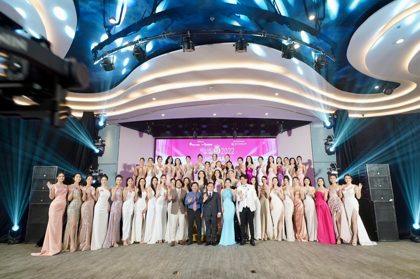 Họp báo Chung kết Hoa hậu Việt Nam 2022 đánh dấu Top 35 thí sinh ra mắt truyền thông. Ảnh: Phạm Nguyễn.