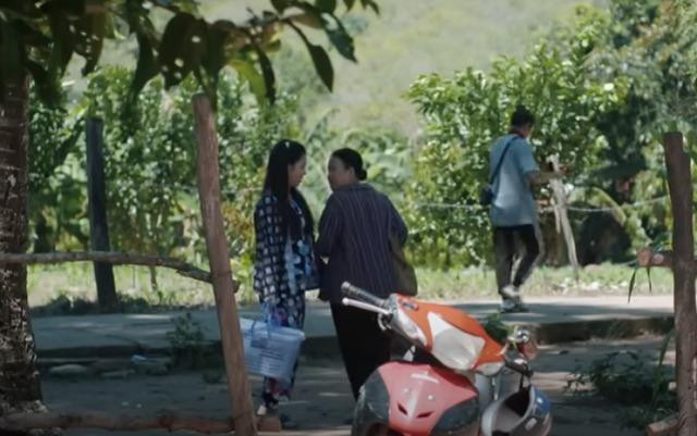 Chuyện Loan mang bầu bị hàng xóm nghe lén. Ảnh: CMH. Chuyện Loan mang bầu bị hàng xóm nghe lén. Ảnh: CMH.