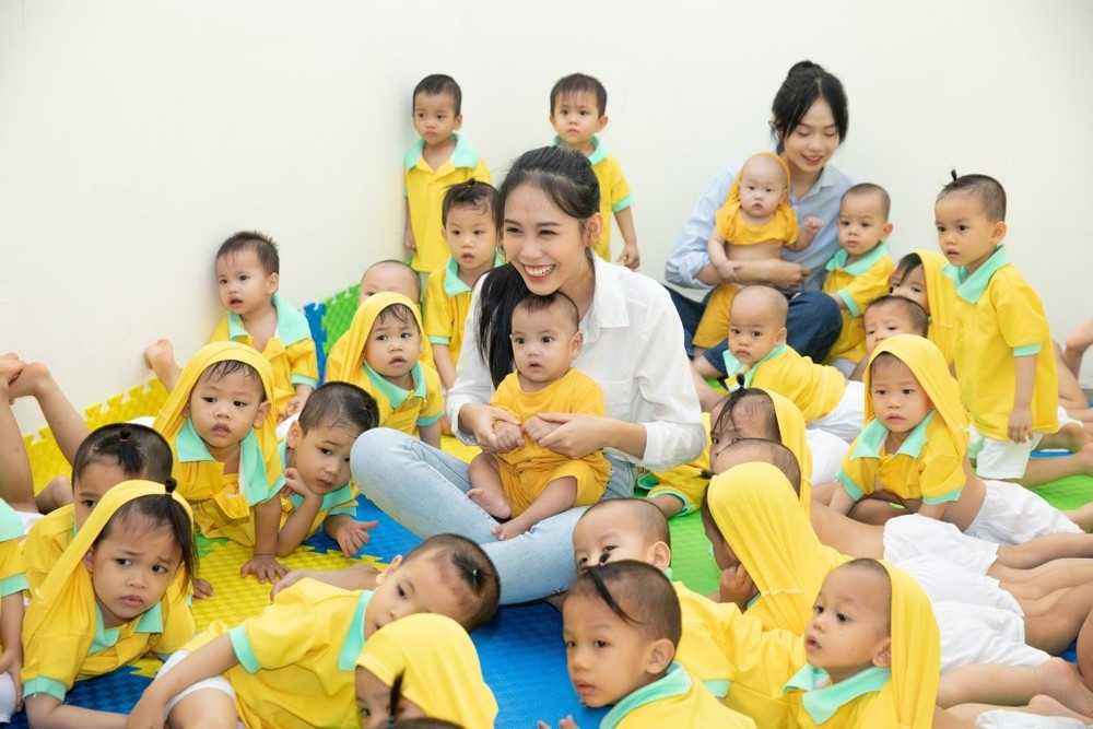 Trong phần thi Người đẹp Nhân ái, cô kết hợp cùng Huỳnh Thị Thanh Thủy thực hiện dự án Mái ấm Chúc từ - dự án giúp đỡ những bà mẹ đơn thân lầm lỡ, cưu mang, nuôi dưỡng những đứa trẻ không nơi nương tựa. Cô dự định kết nối với các đại lý gia công và xây dựng kế hoạch bán hàng online, đăng bán những sản phẩm của các mẹ bầu.