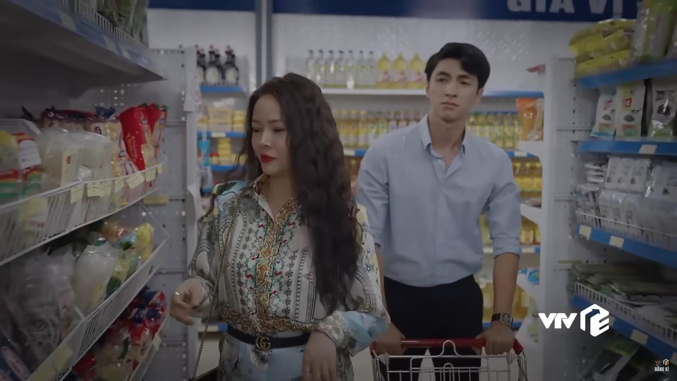 Bình An sẽ có mối tình với người phụ nữ thành đạt do Diễm Hương thủ vai Bình An sẽ có mối tình với người phụ nữ thành đạt do Diễm Hương thủ vai