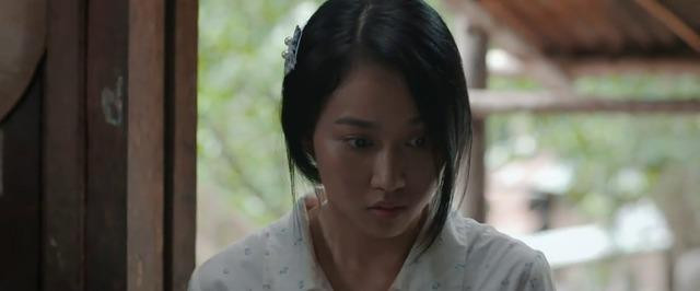 Cô rúm ró người khi gặp anh trai Khoản. Ảnh: CMH. Cô rúm ró người khi gặp anh trai Khoản. Ảnh: CMH.