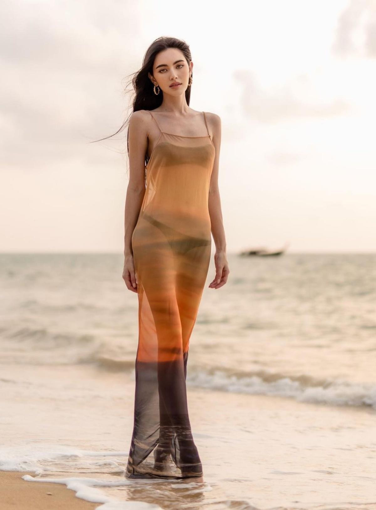 Bộ phim kinh dị hài Tình người duyên ma (2013) đóng cùng tài tử Mario Maurer giúp Mai Davika nổi tiếng ở thị trường châu Á. Cô còn lưu dấu ấn qua các bộ phim Bắt cóc trái tim, Bà nội tuổi 20, Nàng công chúa lửa, Mùa hè của hồ ly… Ảnh: Davika. Bộ phim kinh dị hài Tình người duyên ma (2013) đóng cùng tài tử Mario Maurer giúp Mai Davika nổi tiếng ở thị trường châu Á. Cô còn lưu dấu ấn qua các bộ phim Bắt cóc trái tim, Bà nội tuổi 20, Nàng công chúa lửa, Mùa hè của hồ ly… Ảnh: Davika.