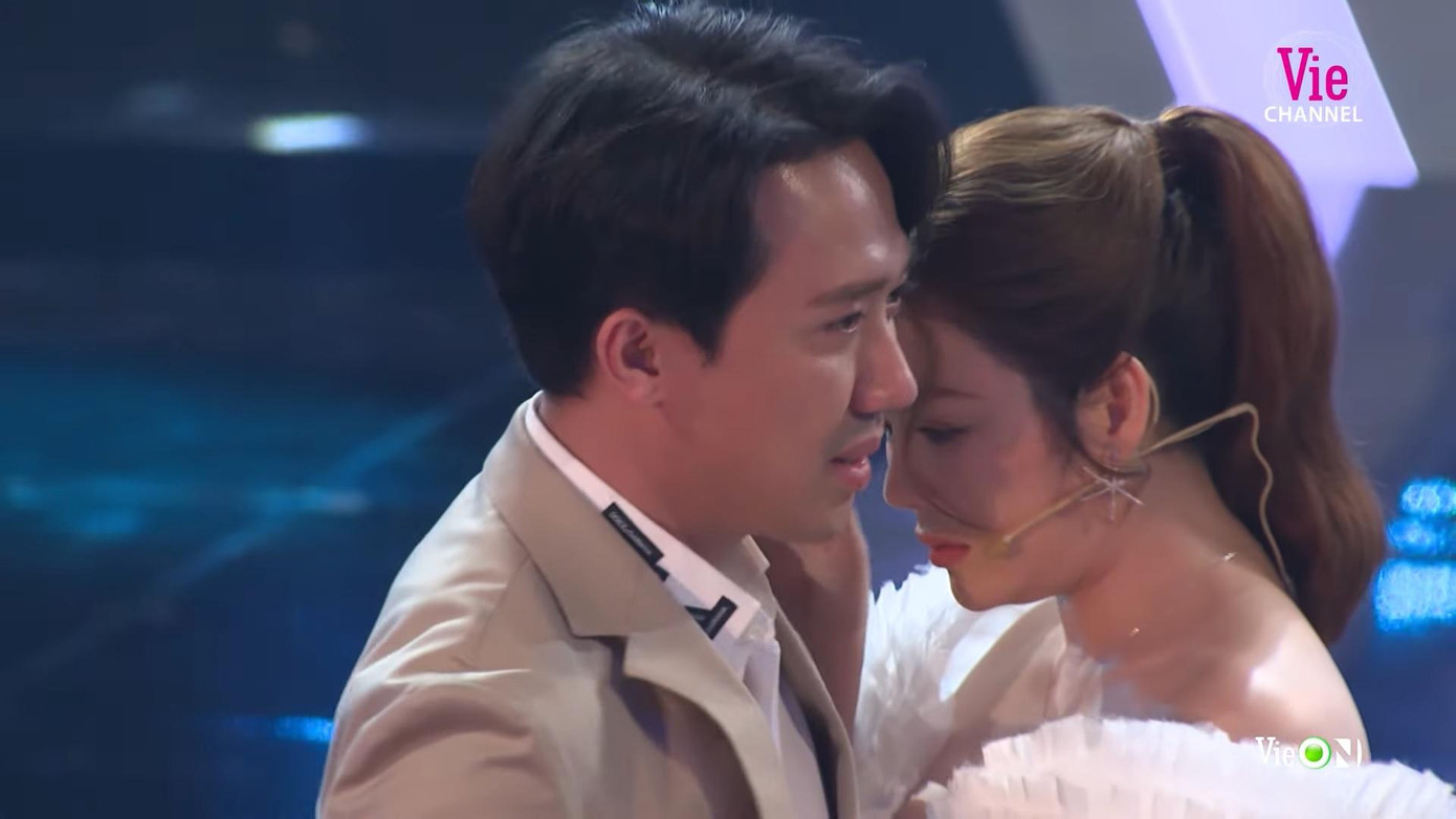 Trấn Thành bật khóc khi Lý Nhã Kỳ quyết định đi tìm tình yêu ở 'Người ấy là ai' Trấn Thành bật khóc khi Lý Nhã Kỳ quyết định đi tìm tình yêu ở 'Người ấy là ai'