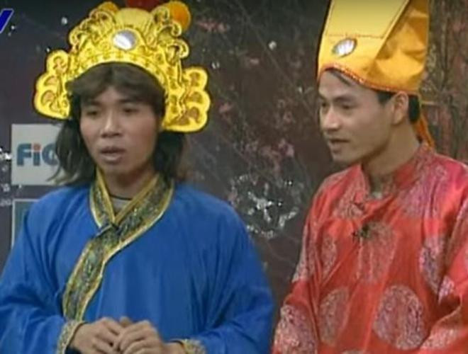 Năm 2005, trang phục của bộ đôi khá giản dị, ít điểm nhấn Năm 2005, trang phục của bộ đôi khá giản dị, ít điểm nhấn