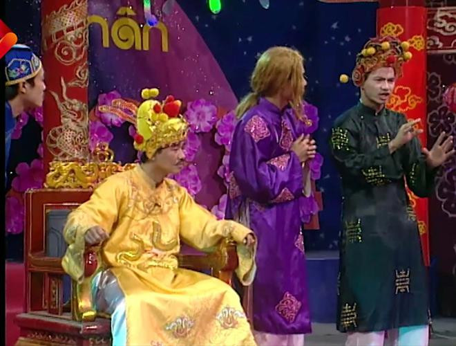 Táo Quân 2004, "cô Đẩu" đã nữ tính hơn hẳn Táo Quân 2004, "cô Đẩu" đã nữ tính hơn hẳn