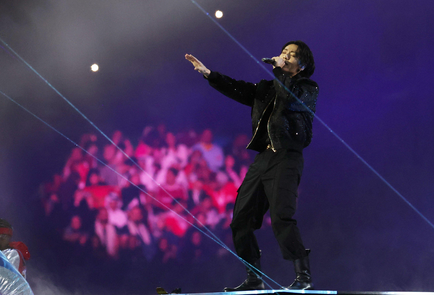 Đây là một trong bài hát chính thức của kỳ World Cup 2022. MV phát hành vào ngày 22/11 thông qua kênh truyền thông của FIFA. Ảnh: Squawka News.