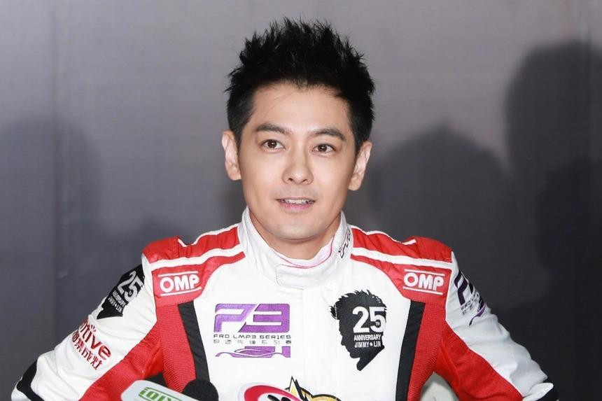 Sức khỏe Lâm Chí Dĩnh tiến triển tốt sau khi gặp tai nạn giao thông nghiêm trọng. Ảnh: Sina.